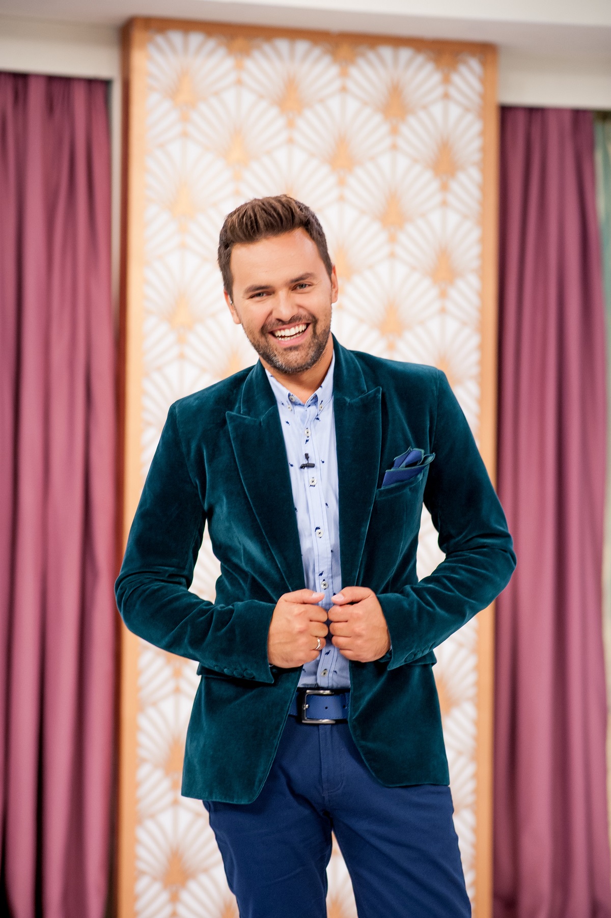 Поросенок, яйца и конфеты: DZIDZIO, Матвиенко и другие вспомнили, как работали за еду